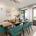 Designer Simone - Modern & Heritage Style With Office Vila