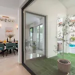 Designer Simone - Modern & Heritage Style With Office * Kringa