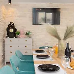 Designer Simone - Modern & Heritage Style With Office * Kringa