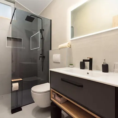 Simone - Designer - Modern & Heritage Mix - Enclosed - Office Villa