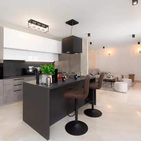 Designer Simone - Modern & Heritage Style With 30 M2 Pool * Kringa