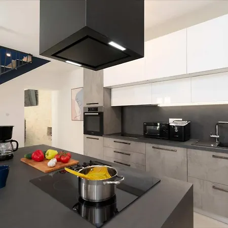 Villa Simone - Designer - Modern & Heritage Mix - Enclosed - Office *