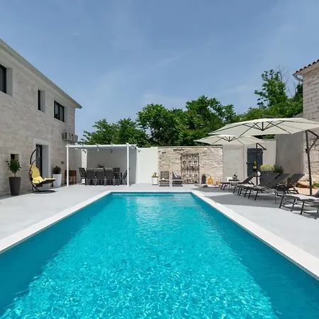 Villa Simone - Designer - Modern & Heritage Mix - Enclosed - Office