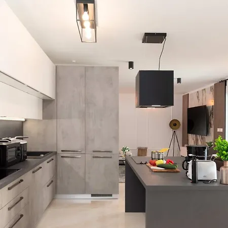 Designer Simone - Modern & Heritage Style With Office Vila Kringa