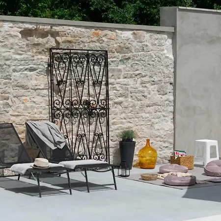 Designer Simone - Modern & Heritage Style With 30 M2 Pool