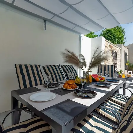 Simone - Designer - Modern & Heritage Mix - Enclosed - Office Villa *