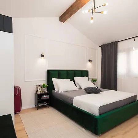 Simone - Designer - Modern & Heritage Mix - Enclosed - Office Villa *