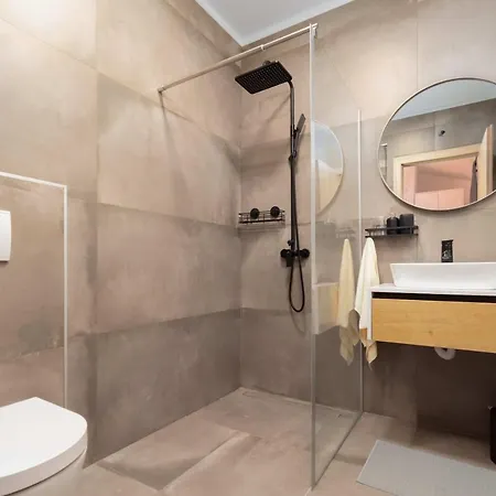 Villa Simone - Designer - Modern & Heritage Mix - Enclosed - Office *