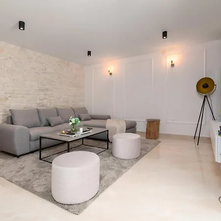 Simone - Designer - Modern & Heritage Mix - Enclosed - Office Villa *