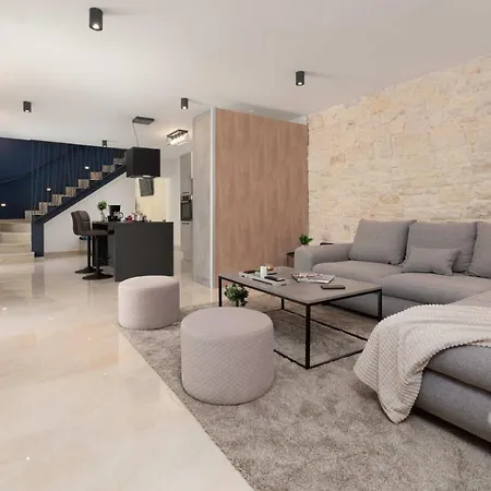 Simone - Designer - Modern & Heritage Mix - Enclosed - Office Villa