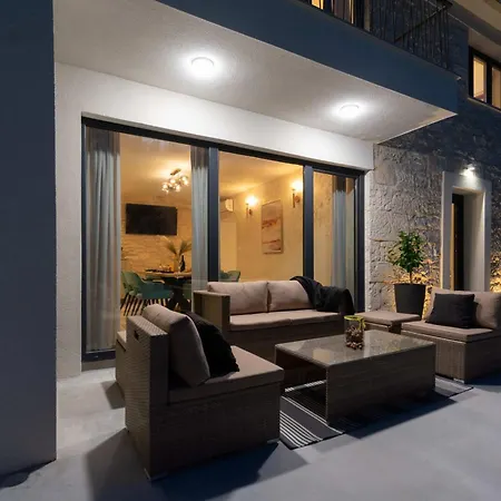 Villa Designer Simone - Modern & Heritage Style With 30 M2 Pool *