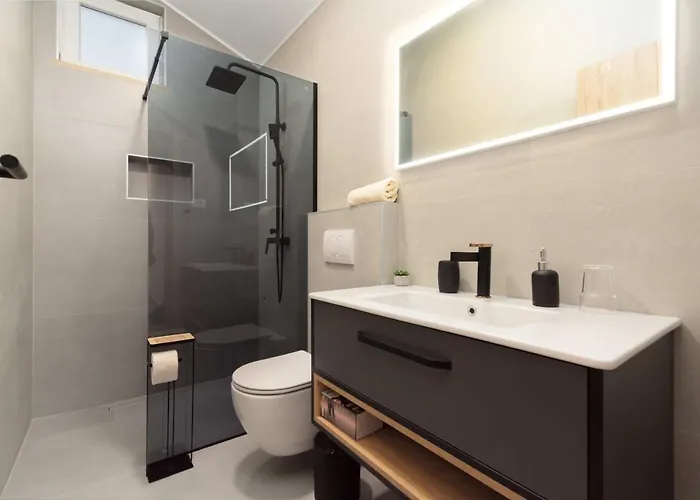 Designer Simone - Modern & Heritage Style With Office Vila