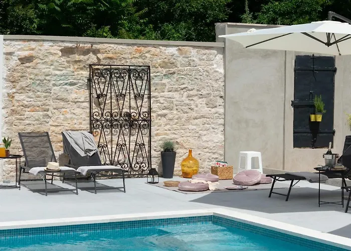 Designer Simone - Modern & Heritage Style With Office Kringa