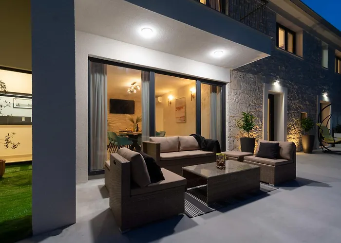 Vila Designer Simone - Modern & Heritage Style With Office *