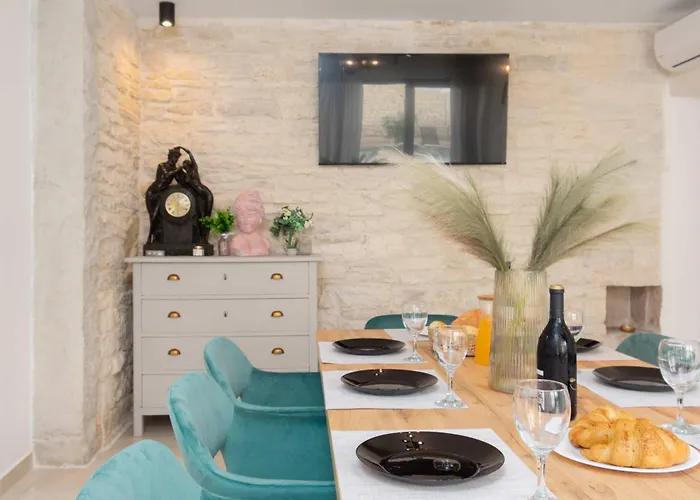 Designer Simone - Modern & Heritage Style With Office * Kringa