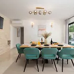Designer Simone - Modern & Heritage Style With Office * Kringa
