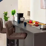 Designer Simone - Modern & Heritage Style With Office * Kringa