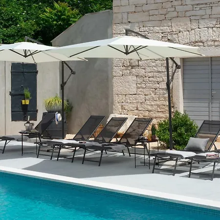 Designer Simone - Modern & Heritage Style With 30 M2 Pool * Kringa