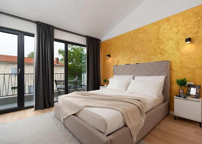 Designer Simone - Modern & Heritage Style With Office Villa