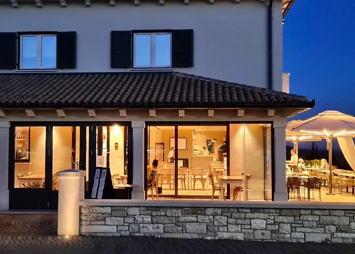 Villa Designer Simone - Modern & Heritage Style With Office